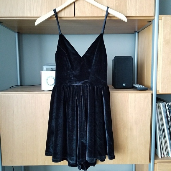 NWT LF Black Velvet Romper - Picture 2 of 8